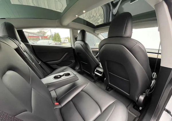 Tesla Model 3 cena 125900 przebieg: 33000, rok produkcji 2021 z Żmigród małe 631